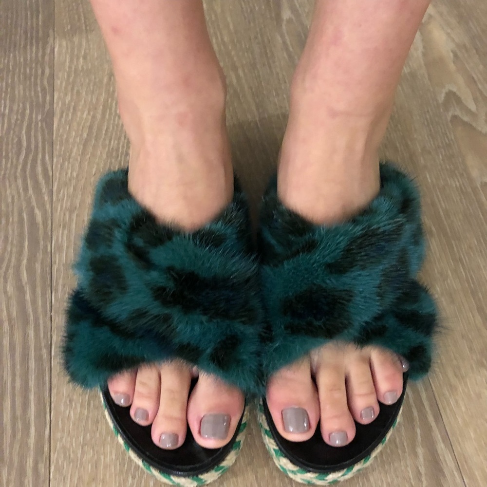 MR & MRS ITALY Mink Fur Sandals
